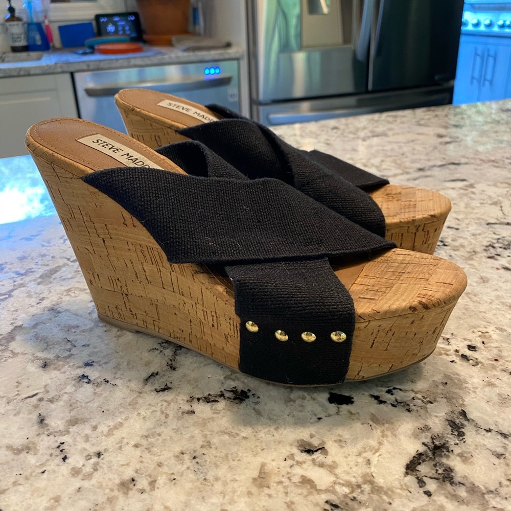 Steve Madden platform sandals